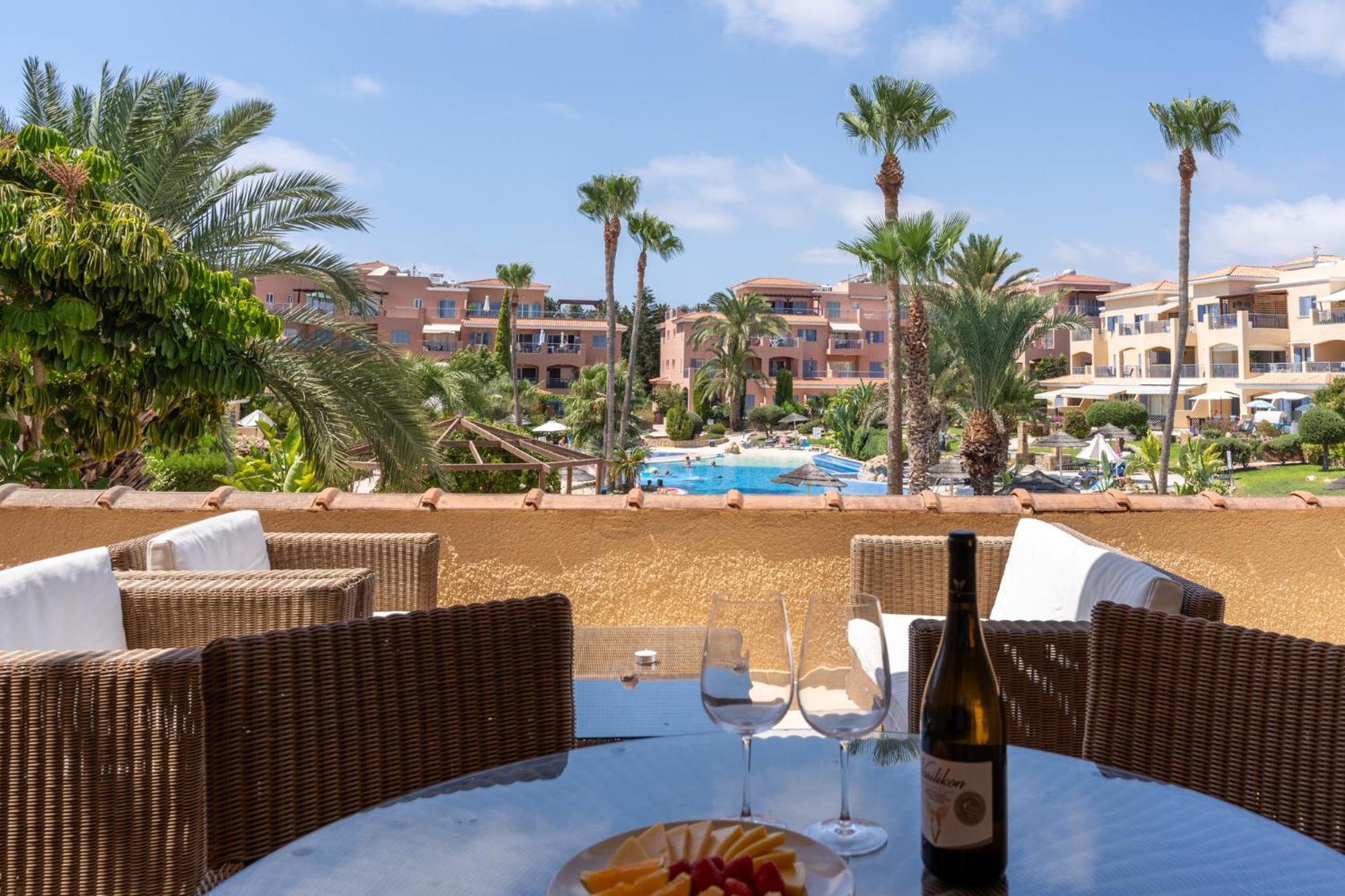 Tropical Paradise In Harbour Paphos, Central & Close To Beach Экстерьер фото